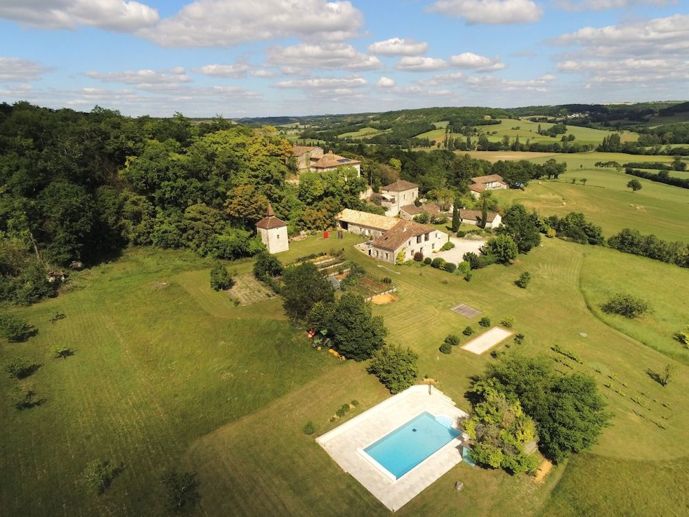 Les Collines du Quercy Blanc -1 étoiles à Castelnau-Montratier