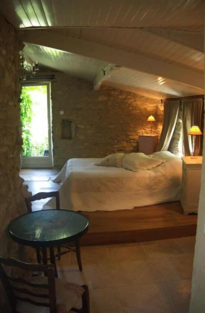 Le Clos De L'ambre -1 étoiles à Divajeu