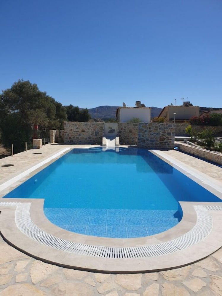 Villa Efthalia -1 estrellas en Pitsidia