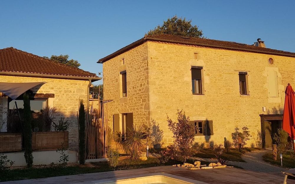 Maison Reces -1 étoiles à Floressas
