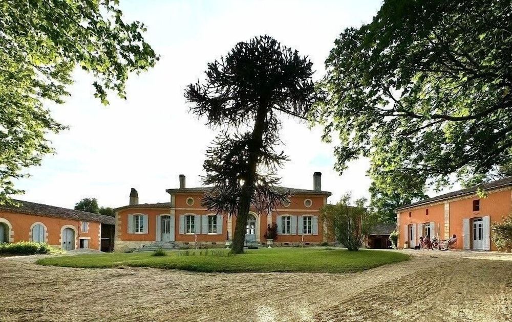 Chateau Ciers -1 estrellas en Saint-Ciers-sur-Gironde