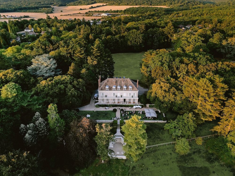 Domaine du Chesney -1 étoiles à Pressagny l'Orgueilleux