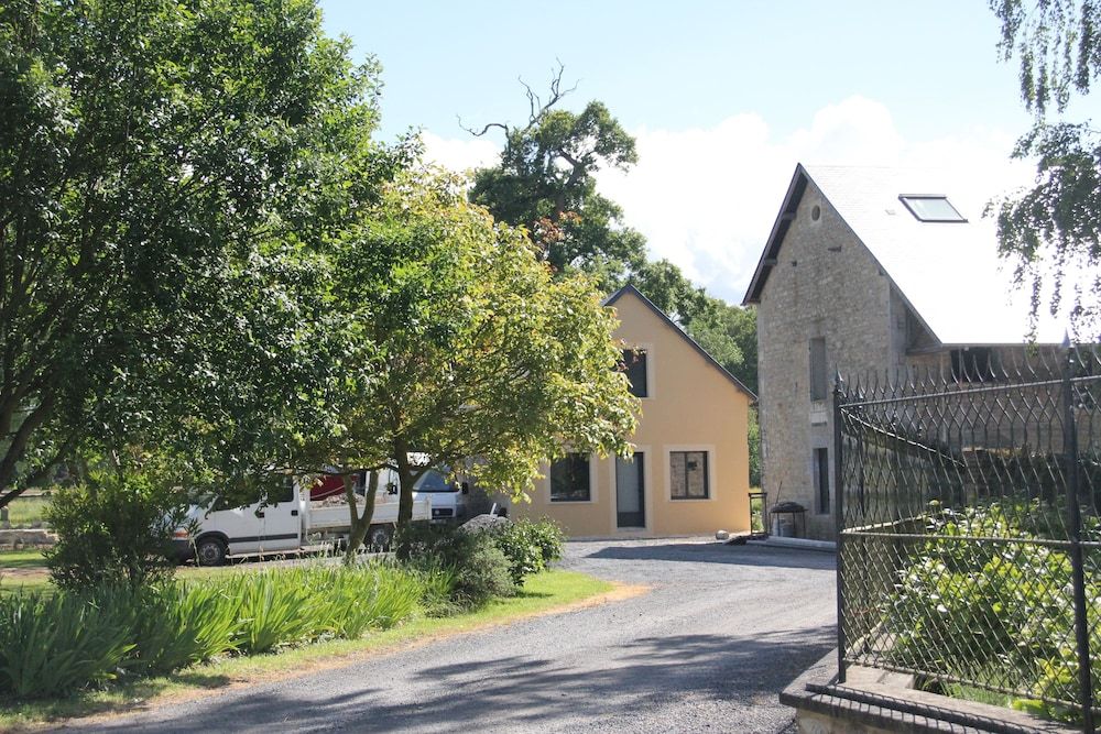 Sarl Logis du Grand Pin -1 estrellas en Saint-Martin-des-Entrées