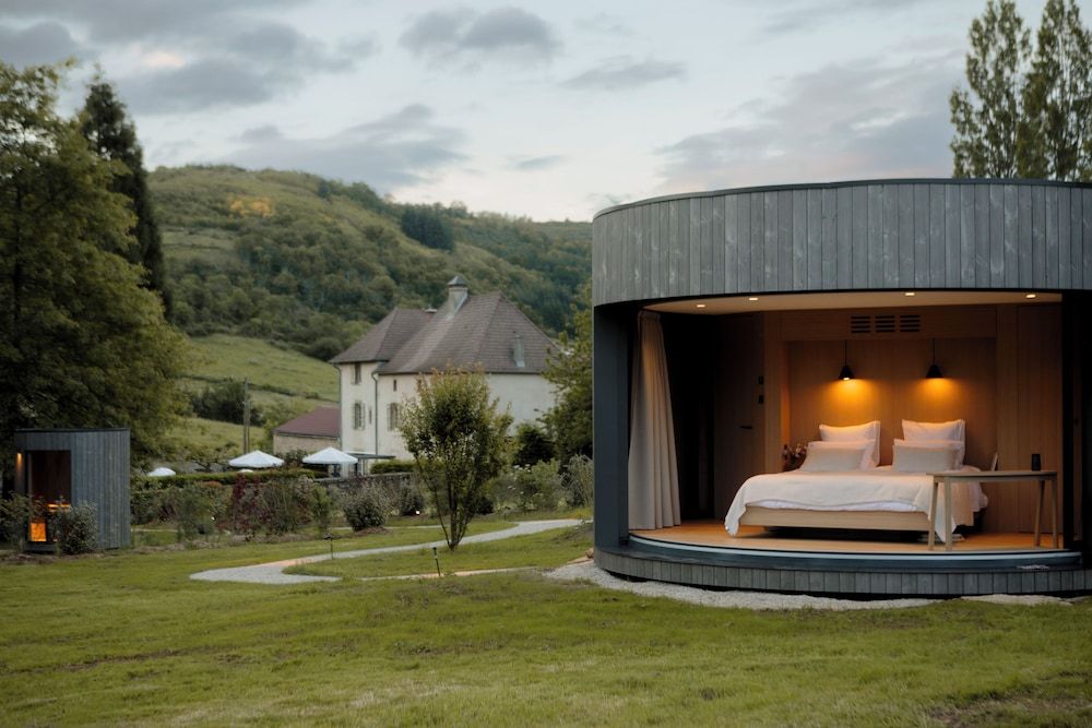 Tomette Singuliere - Chambres d'hotes -1 étoiles à Château