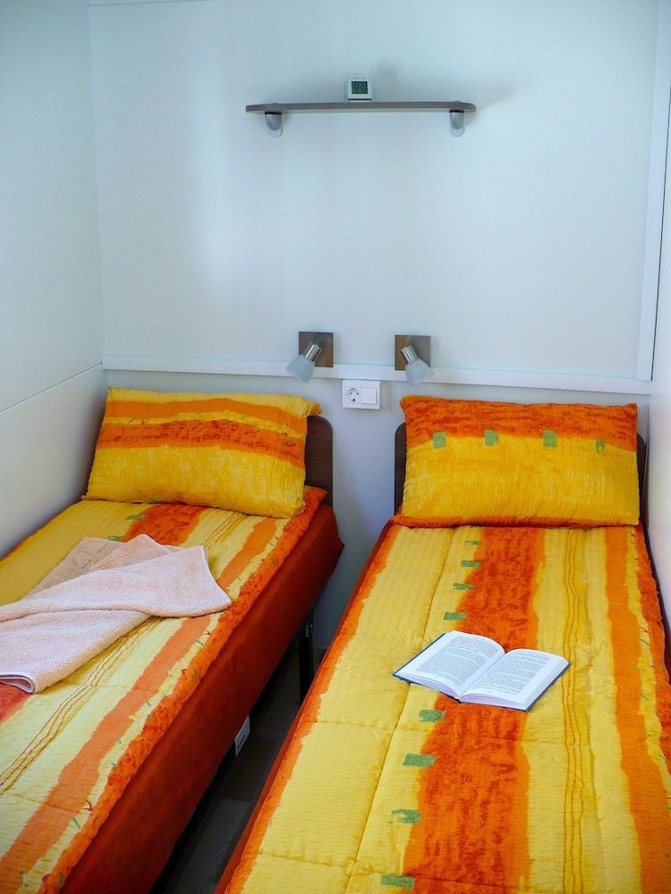 Victoria Mobilehome Stella del Sud Camping Villaggio 3