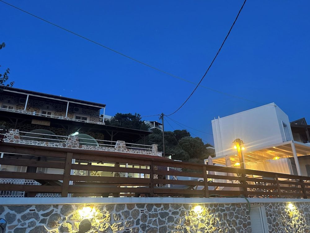 Mary Popi -1 estrellas en Panormos Kalymnos