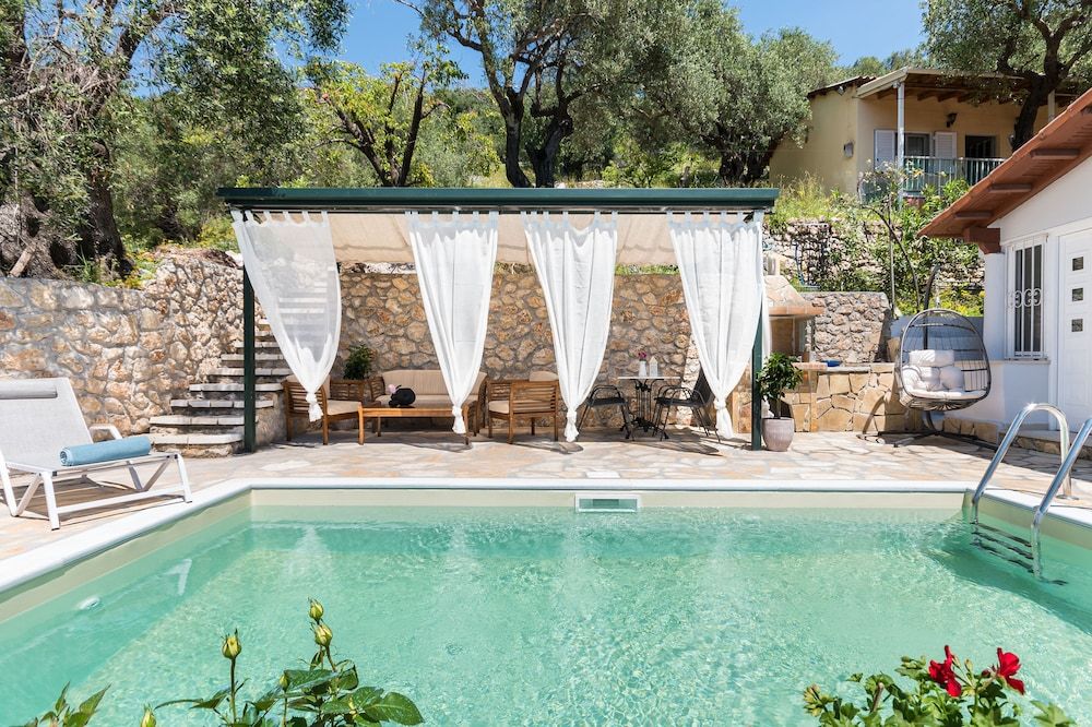 Alkinoi Seaview Villa with private Pool by Konnect, Nisaki -1 estrellas en Nisakion