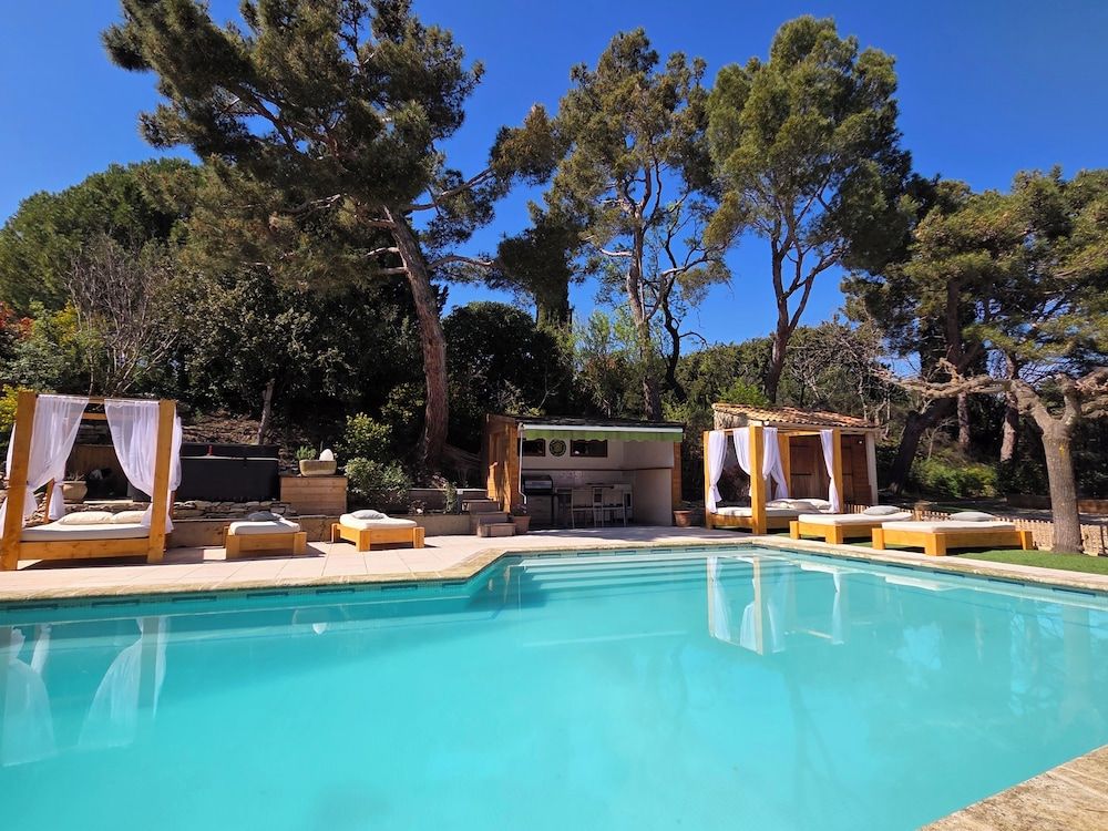 Domaine les Gendalis -1 estrellas en Saint-Saturnin-les-Avignon