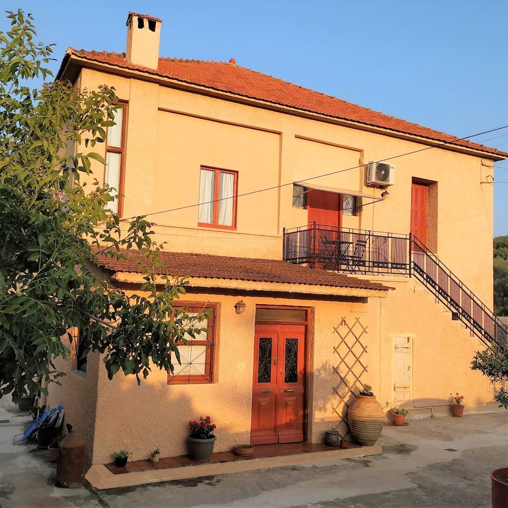 Casa Patriko -1 estrellas en Perivólia