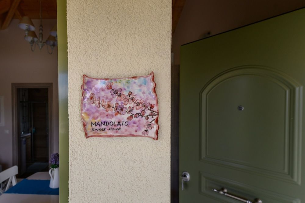 Comfeto & Mandolato Sweet Houses 2