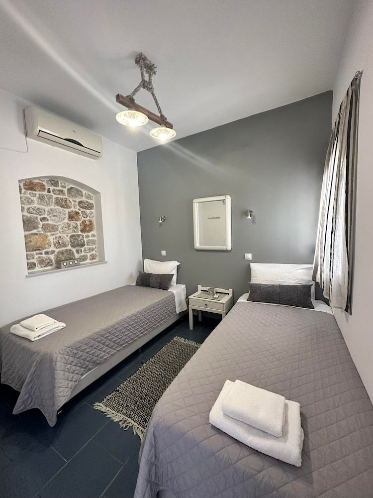 Elenis Studios & Apartments 3