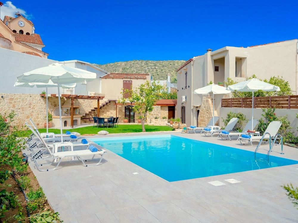 Villa Lucas -1 estrellas en Melidhónion