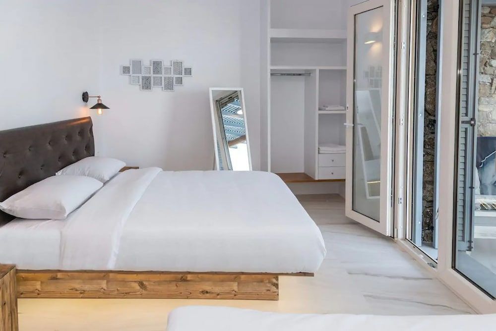 Etesians Suites & Villas 2