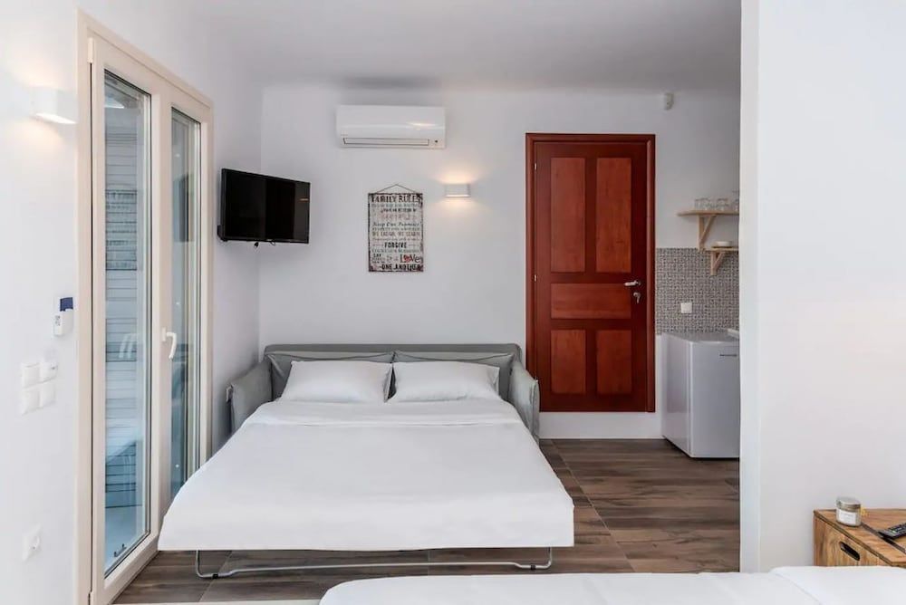 Etesians Suites & Villas 3