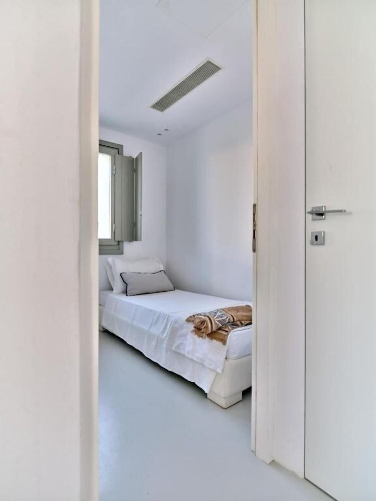 Empire Luxury Villas 3