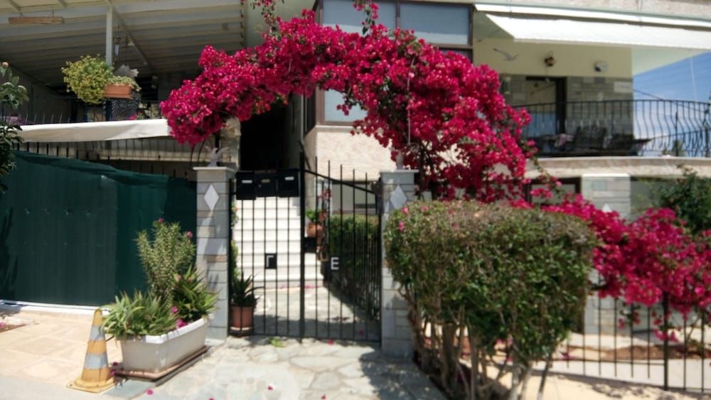 Villa George -1 estrellas en Nea Makri