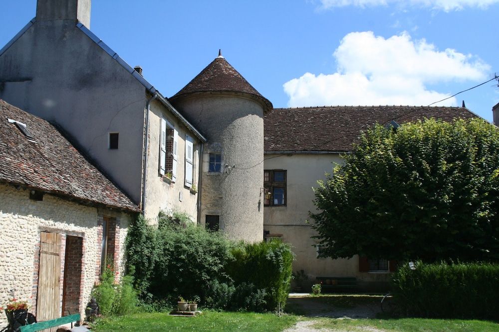 Chambre d’hôtes le Prieuré de Fouchères -1 étoiles à Fouchères