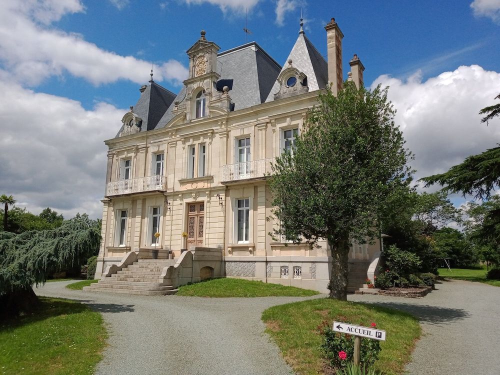 Château du Breuil -1 étoiles à Beaulieu-sur-Layon