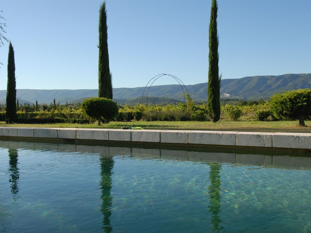 Le Clos De La Fontaine -1 estrellas en Cabrières-d'Avignon
