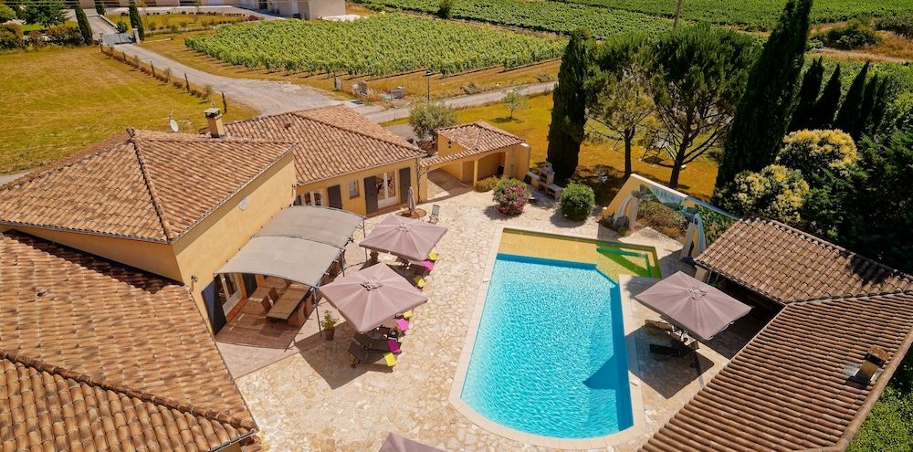 Villa des Cammaous -1 étoiles à Vacquières