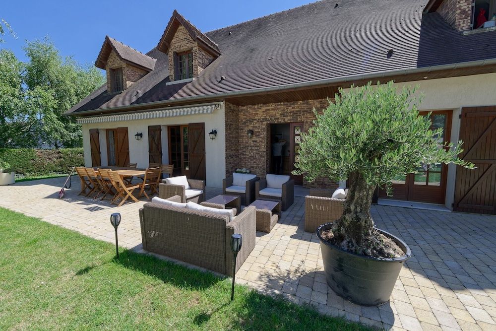 Le Clos Magedon -1 estrelas em Médan