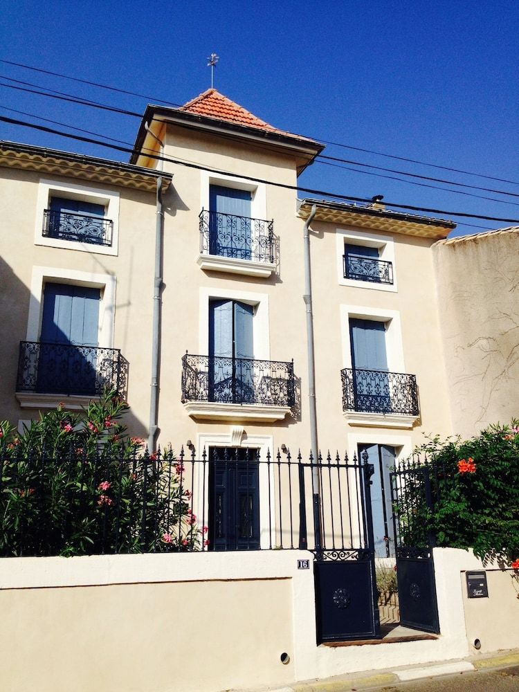 Le Petit Molière Chambres d'Hôtes -1 estrellas en Servian