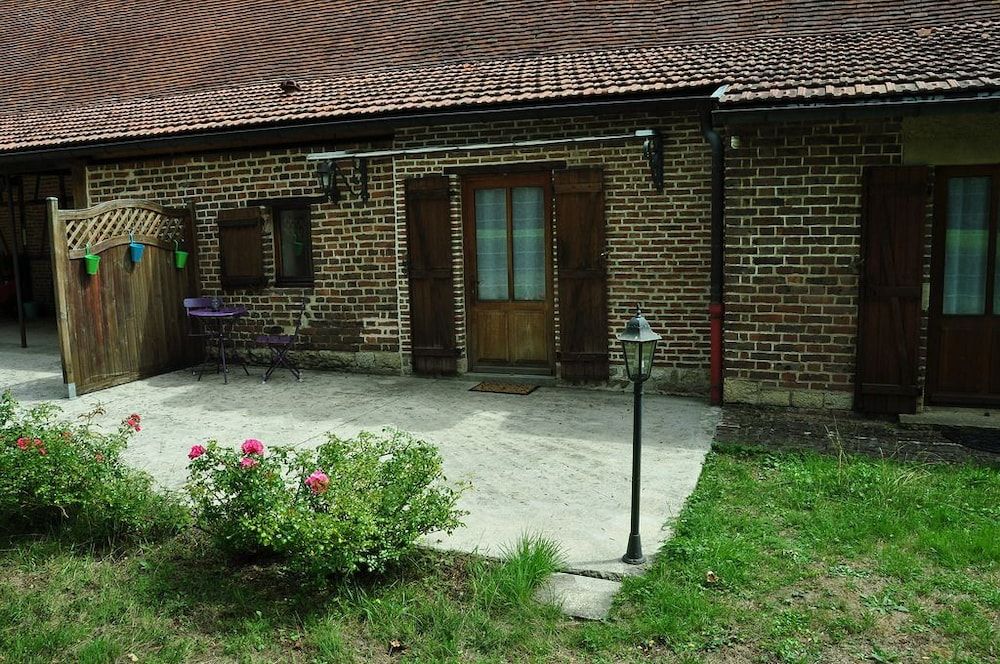 La Ferme d'Aristide -1 estrellas en Saillenard