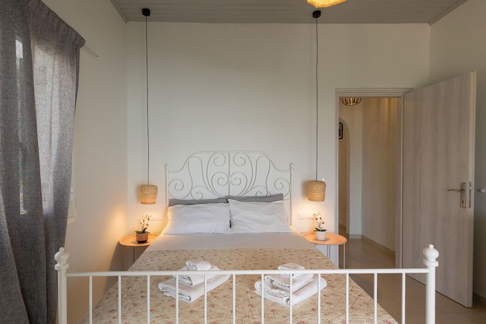 Vallia's Seaview & Stylish Apartments by Konnect, Nisaki 3