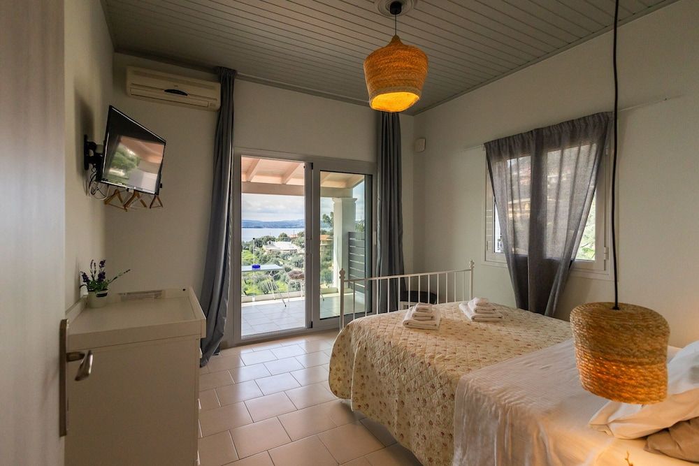Vallia's Seaview & Stylish Apartments by Konnect, Nisaki 2