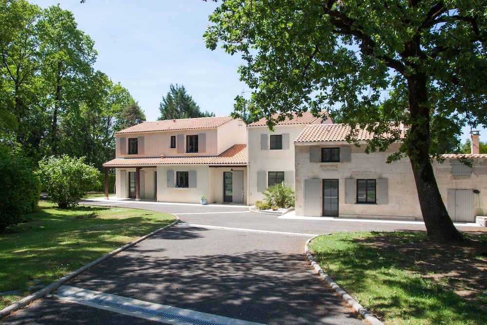 Le Clos des Lilas -1 étoiles à Graves