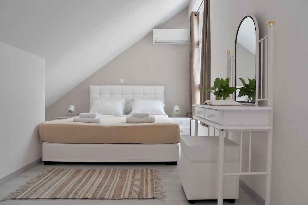 Alekos Suites, Free 24H Transportation To Airport 3