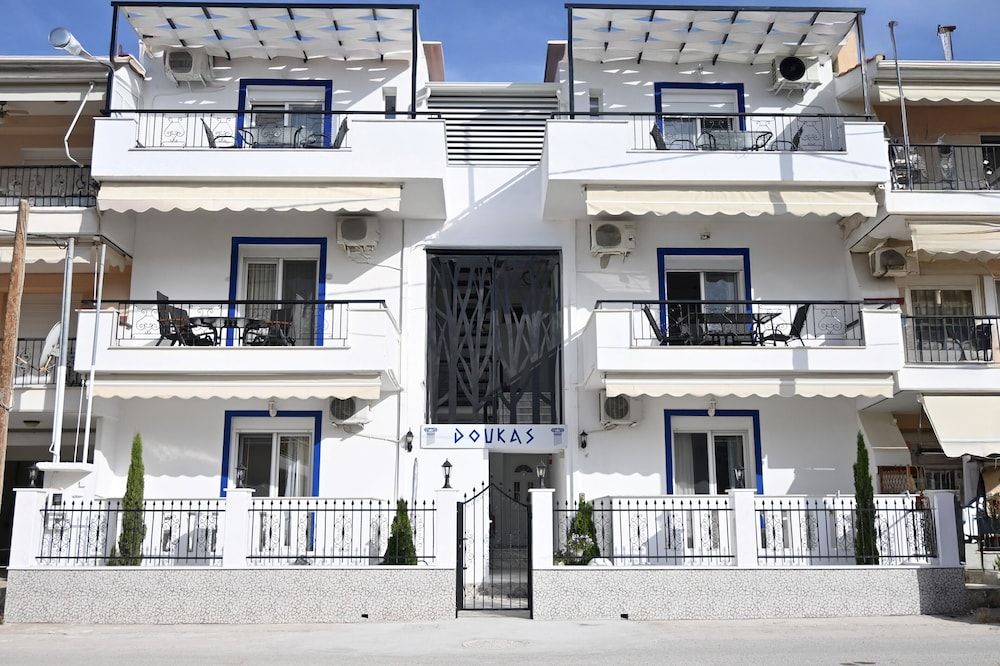 Doukas Aparthotel -1 estrellas en Ofrinion