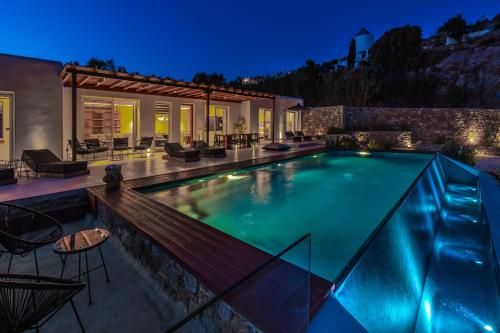 Elit Villa Psarou Heated Pool Jacuzzi 4 estrellas en Psarou