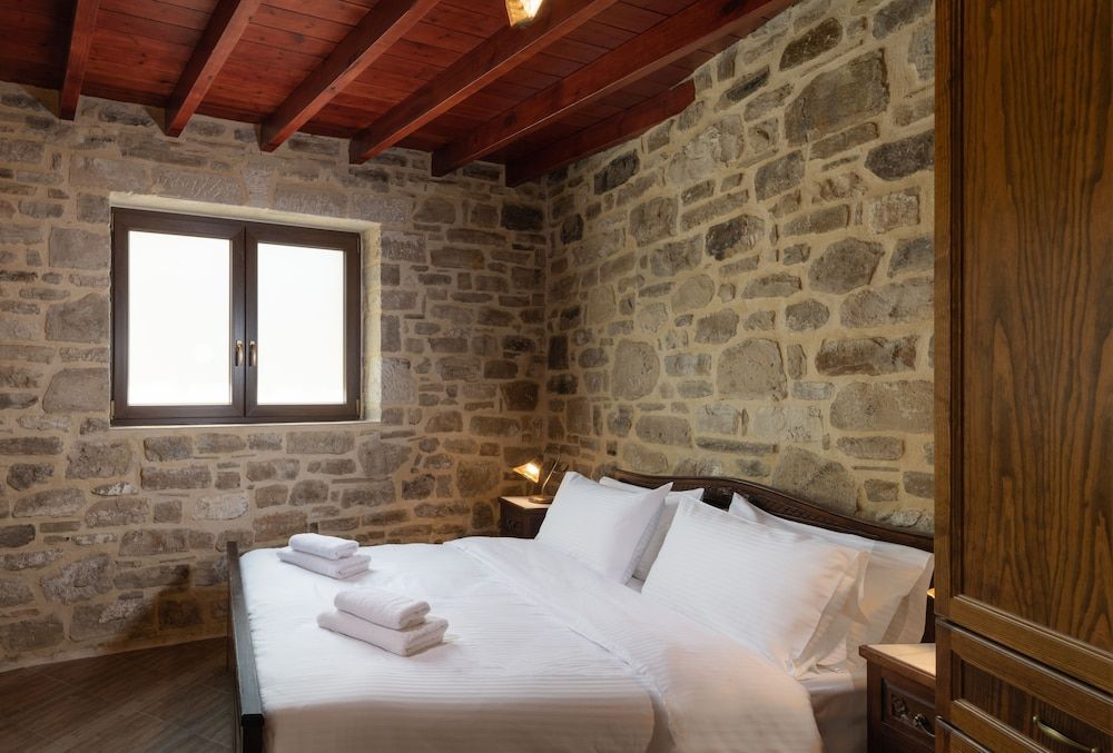 Draganigo Luxury Stone Houses 2