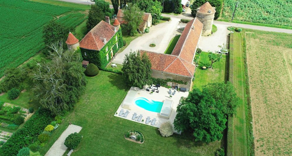 Château de Ribourdin -1 estrellas en Chevannes