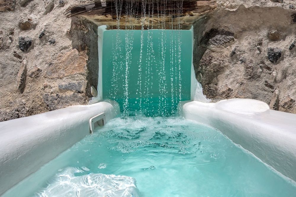 Dandy Cave Villa-Private Luxurious Waterfall Pool - Hot Tub -1 estrellas en Emporio Santorini