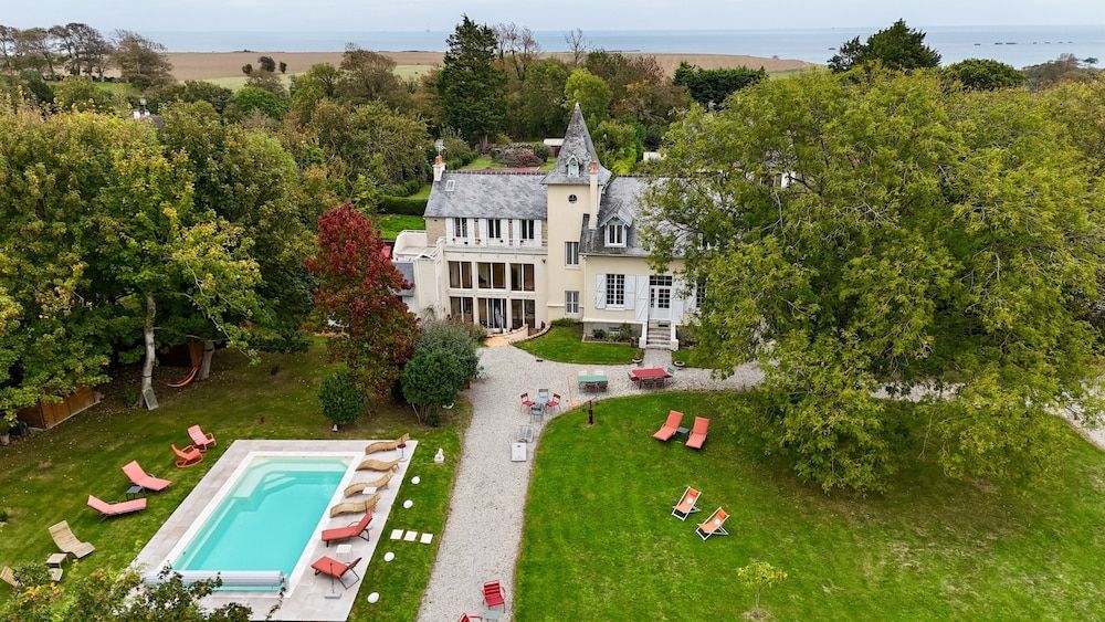 La Villa Mirabelle 2 min from Arromanches-les-Bains -1 estrellas en Tracy-sur-Mer