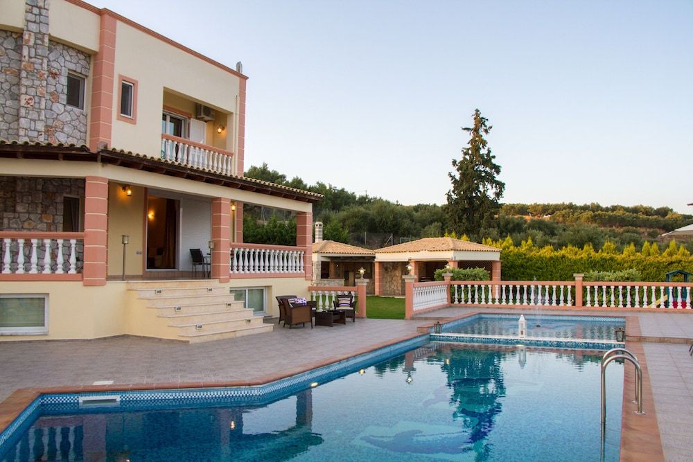 Villa Roula 6BR -1 estrellas en Marathi