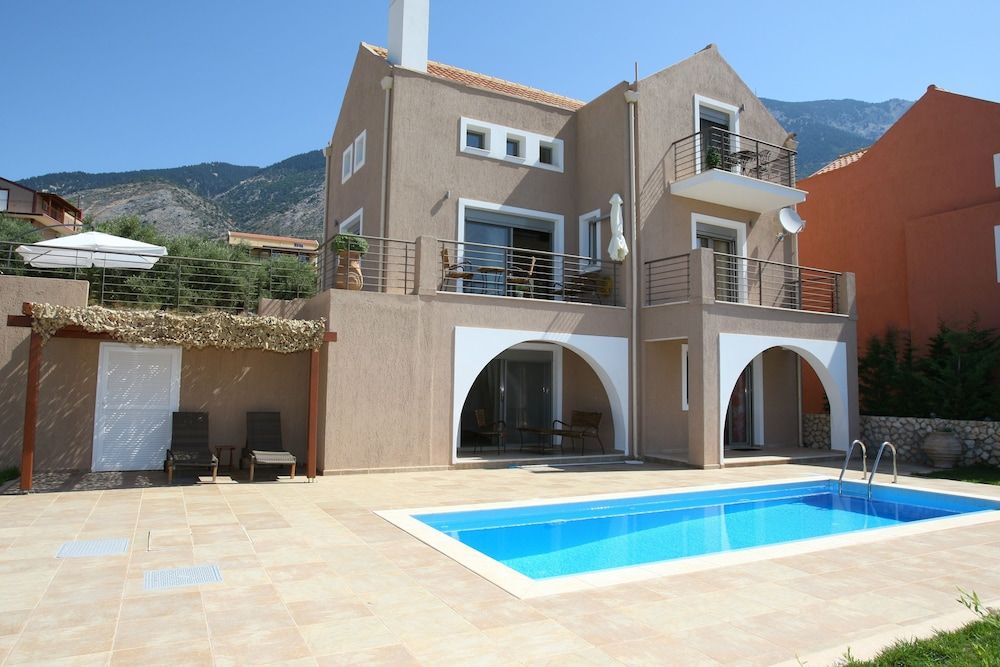 Erofili Villas -1 estrellas en Lourdata