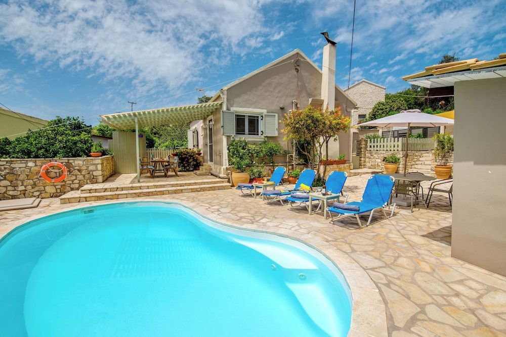Loggos Seaview Cottage with Pool by Konnect -1 estrellas en Longos