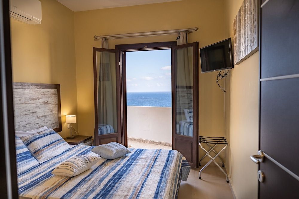 Theoxenia Suites & Apartments 2