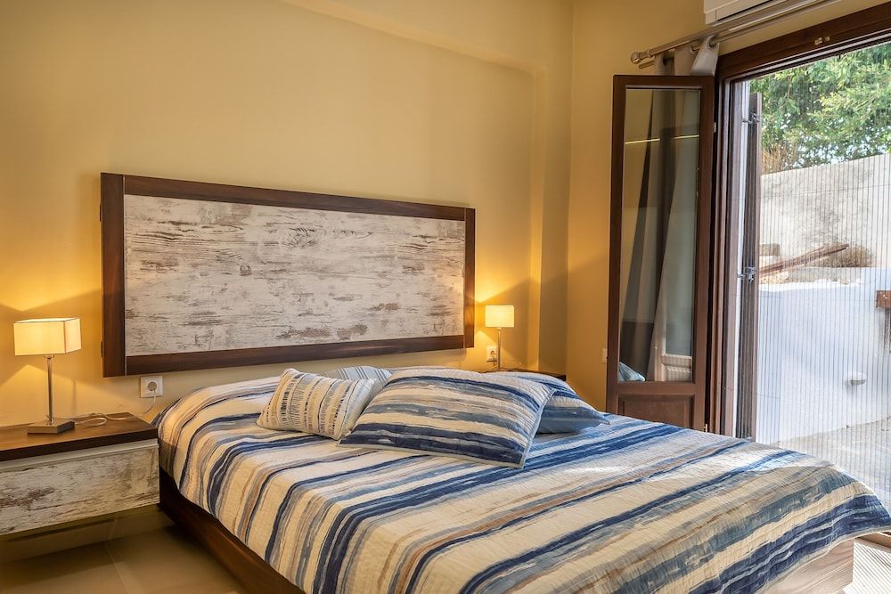 Theoxenia Suites & Apartments 3