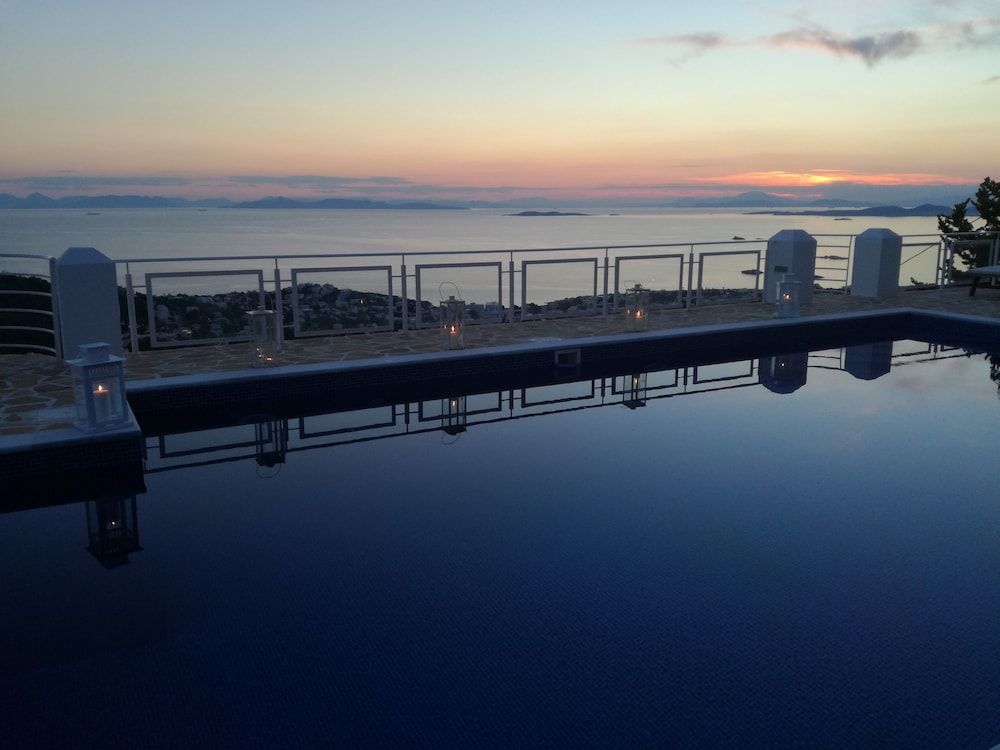 Infinity Blue Suites -1 estrellas en Saronida