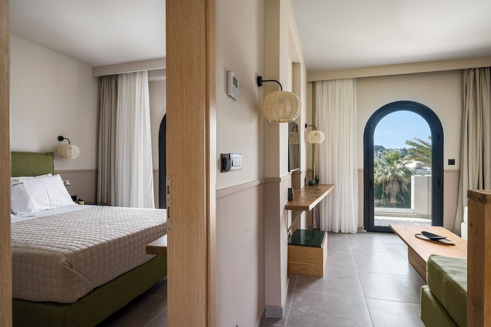 Loadstar Rooms & Suites 3