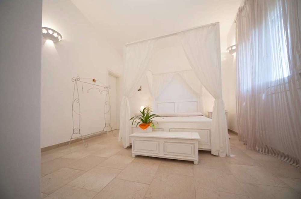 Antica Masseria Ficazzana 2