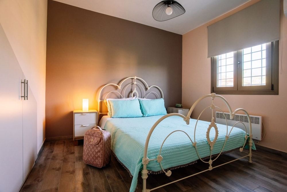 Elite Cottages - Adults Only 2