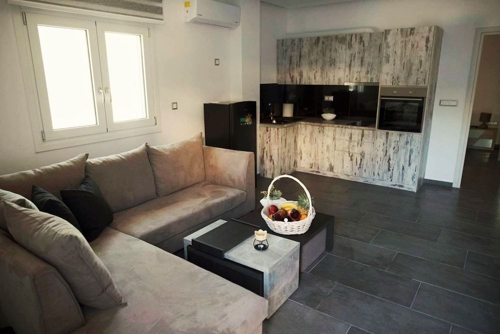 Lf Suites -1 estrellas en Tebas