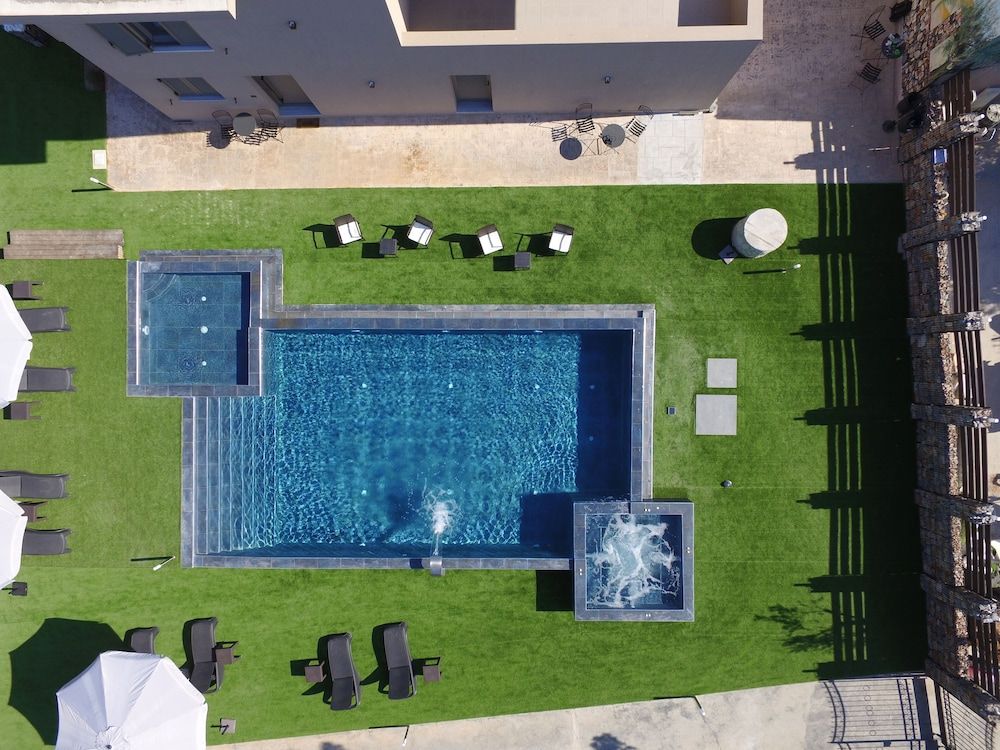 ORION Eco Suites -1 stelle a Karteros