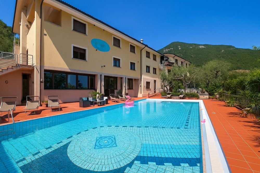 Hotel Roè Garda -1 estrellas en Roe