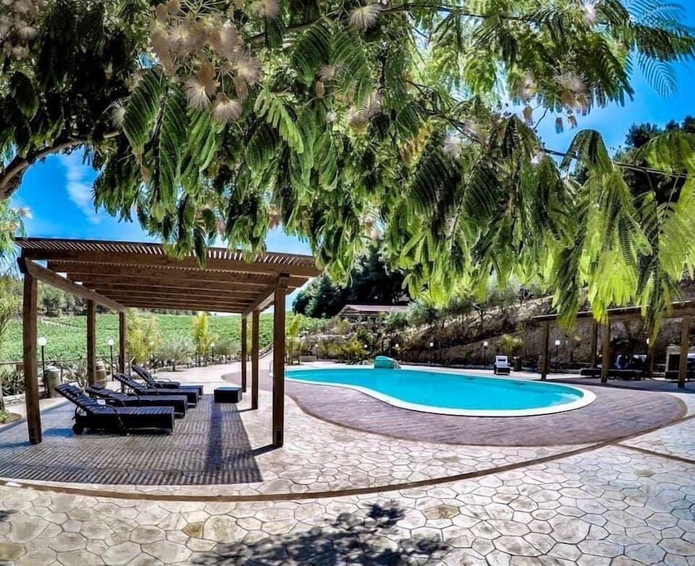 Agriturismo Tenute Pispisa Segesta -1 estrellas en Calatafimi